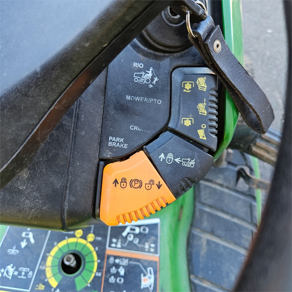 Leasing John Deere X304 John Deere X304: afbeelding 10 Leasing John Deere X304 John Deere X304: afbeelding 10