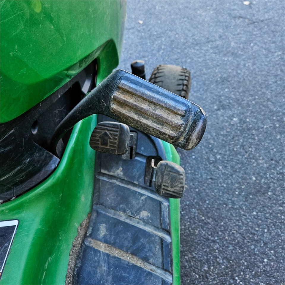 Leasing John Deere X304 John Deere X304: afbeelding 49 Leasing John Deere X304 John Deere X304: afbeelding 49