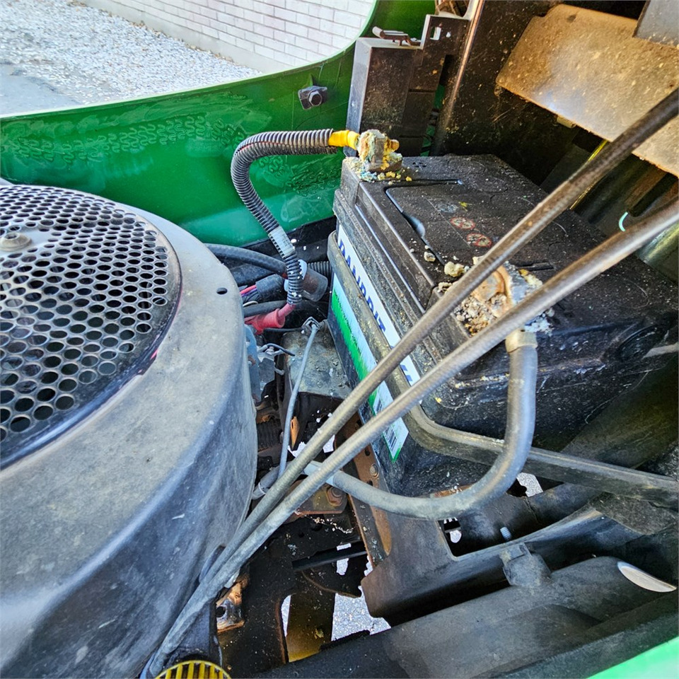 Leasing John Deere X304 John Deere X304: afbeelding 13 Leasing John Deere X304 John Deere X304: afbeelding 13