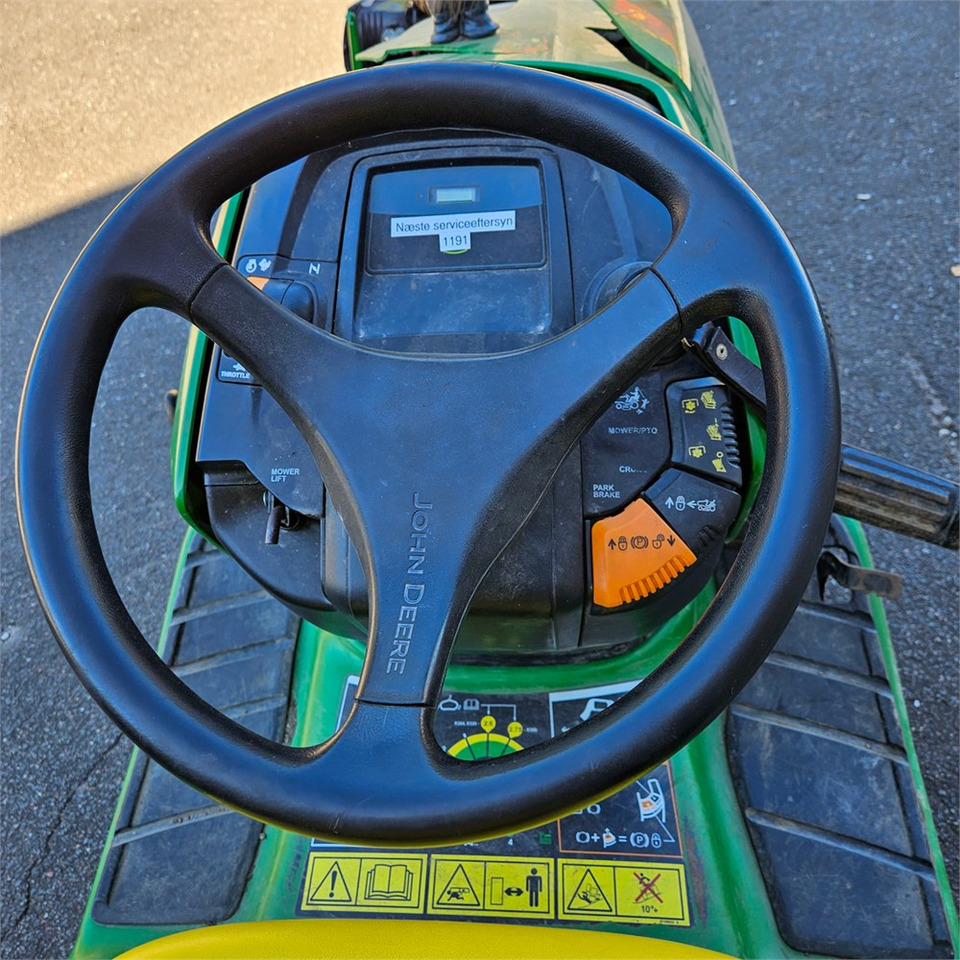Leasing John Deere X304 John Deere X304: afbeelding 9 Leasing John Deere X304 John Deere X304: afbeelding 9
