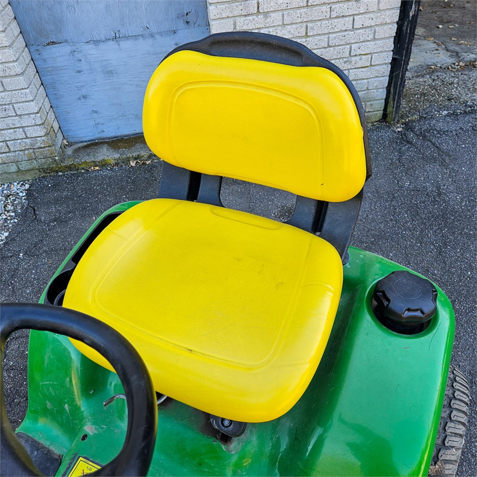 Leasing John Deere X304 John Deere X304: afbeelding 44 Leasing John Deere X304 John Deere X304: afbeelding 44