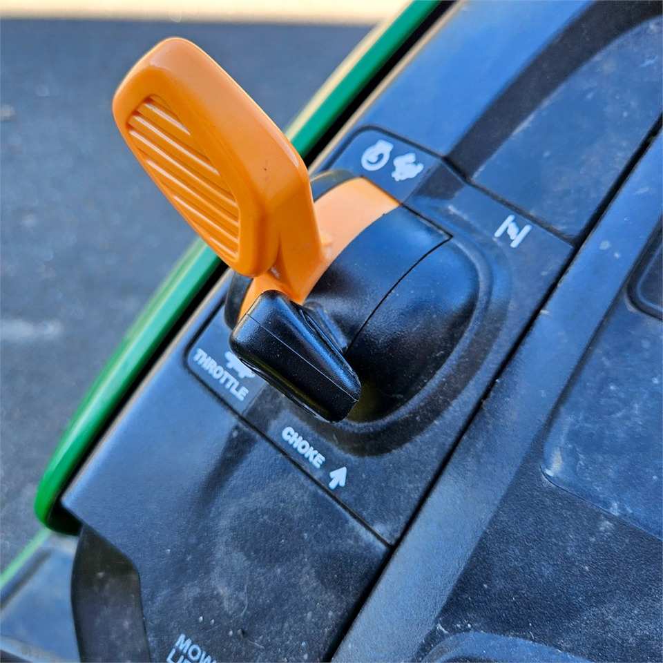 Leasing John Deere X304 John Deere X304: afbeelding 7 Leasing John Deere X304 John Deere X304: afbeelding 7