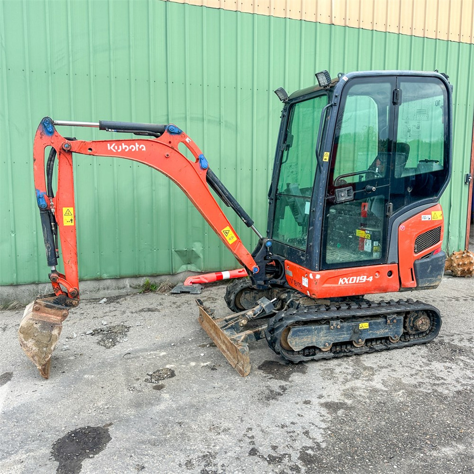 Kubota KX019-4 - Minigraafmachine: afbeelding 1 Kubota KX019-4 - Minigraafmachine: afbeelding 1