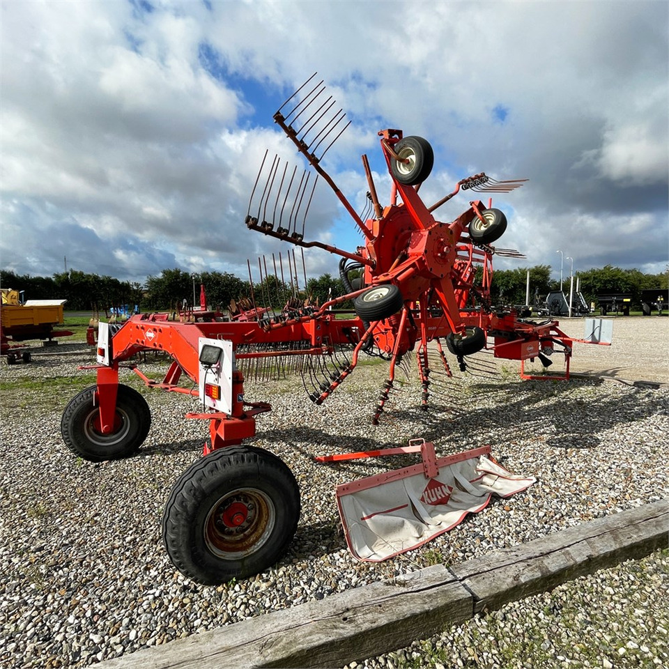 Kuhn GA8020 - Hooi-/ Voedermachine: afbeelding 1 Kuhn GA8020 - Hooi-/ Voedermachine: afbeelding 1