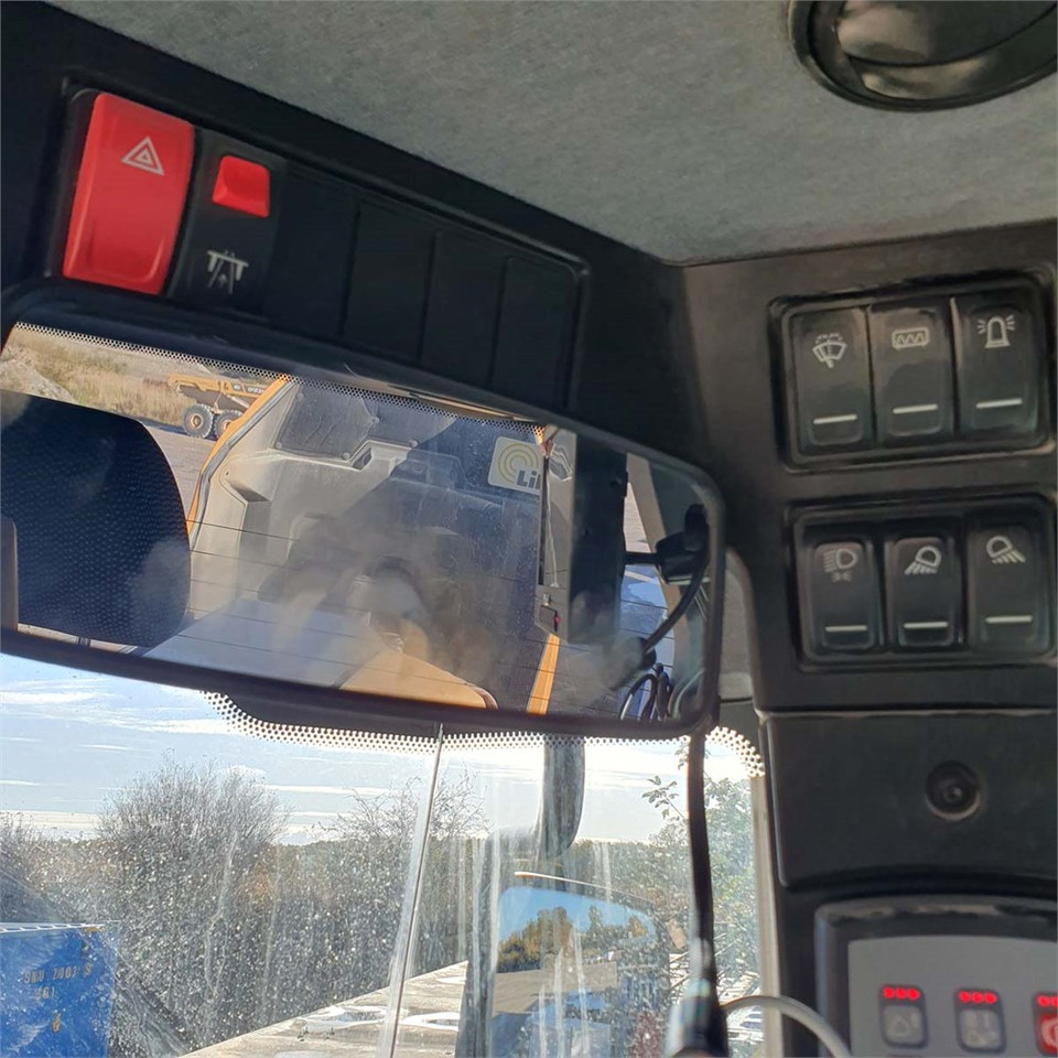 Wiellader Liebherr L586 XPower: afbeelding 27