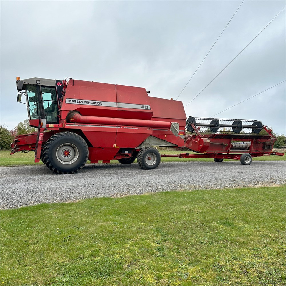 Massey Ferguson MF40 - Oogstmachine: afbeelding 1 Massey Ferguson MF40 - Oogstmachine: afbeelding 1
