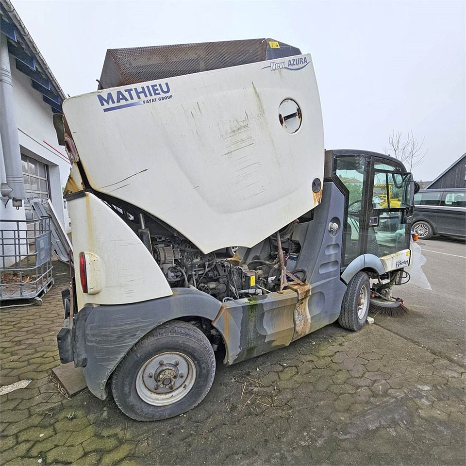 Mathieu Azura - Veegwagen: afbeelding 5 Mathieu Azura - Veegwagen: afbeelding 5