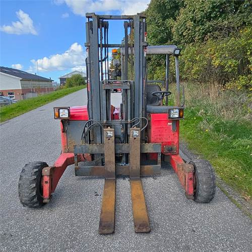 Moffett M4 25.3 - Meeneemheftruck: afbeelding 2 Moffett M4 25.3 - Meeneemheftruck: afbeelding 2