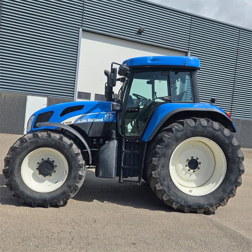 New Holland T7550 - Tractor: afbeelding 2 New Holland T7550 - Tractor: afbeelding 2