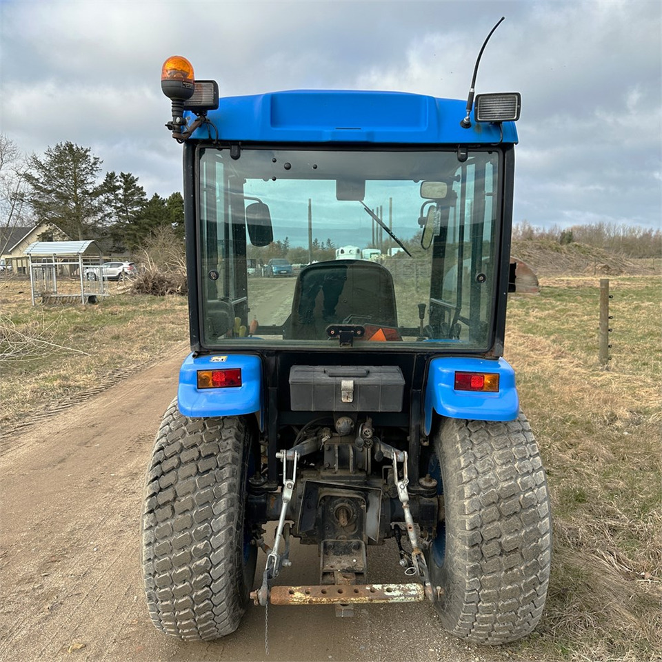New Holland TC27D - Gemeentelijke tractor: afbeelding 5 New Holland TC27D - Gemeentelijke tractor: afbeelding 5