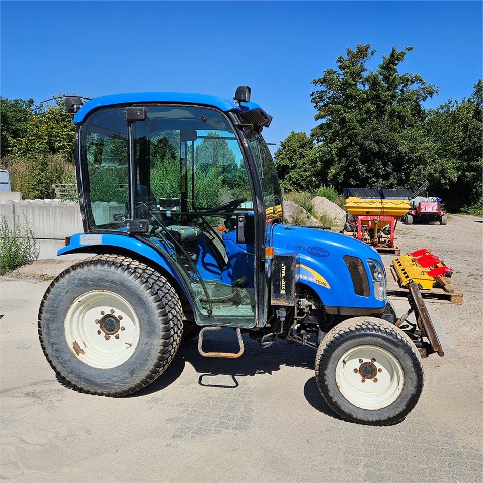 New Holland TC35DA - Gemeentelijke tractor: afbeelding 1 New Holland TC35DA - Gemeentelijke tractor: afbeelding 1