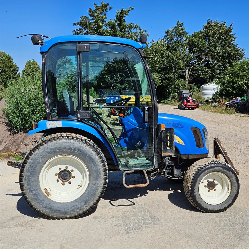 New Holland TC35DA - Gemeentelijke tractor: afbeelding 2 New Holland TC35DA - Gemeentelijke tractor: afbeelding 2