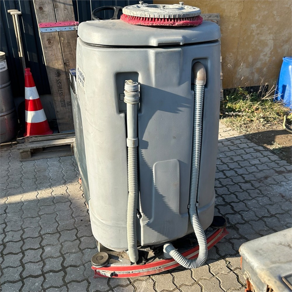 Nilfisk BR 755 - Schrobmachine: afbeelding 4 Nilfisk BR 755 - Schrobmachine: afbeelding 4