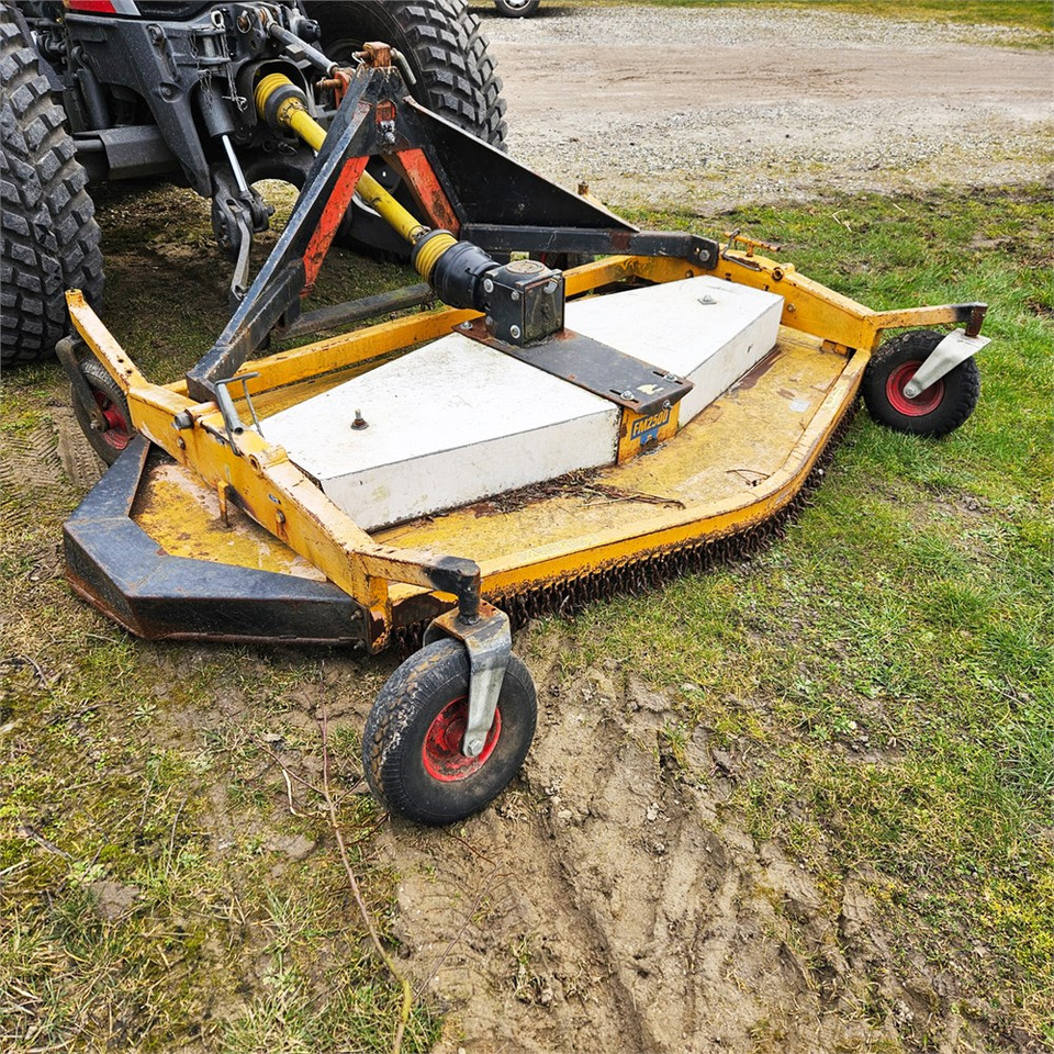 Stenballe GMR FM 2500 P - Gazonmaaier: afbeelding 1 Stenballe GMR FM 2500 P - Gazonmaaier: afbeelding 1