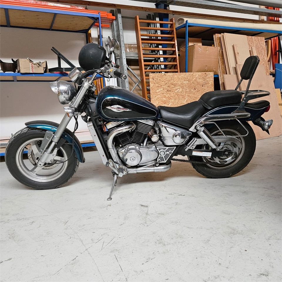 Suzuki Marauder VZ 800 - Motorfiets: afbeelding 2 Suzuki Marauder VZ 800 - Motorfiets: afbeelding 2