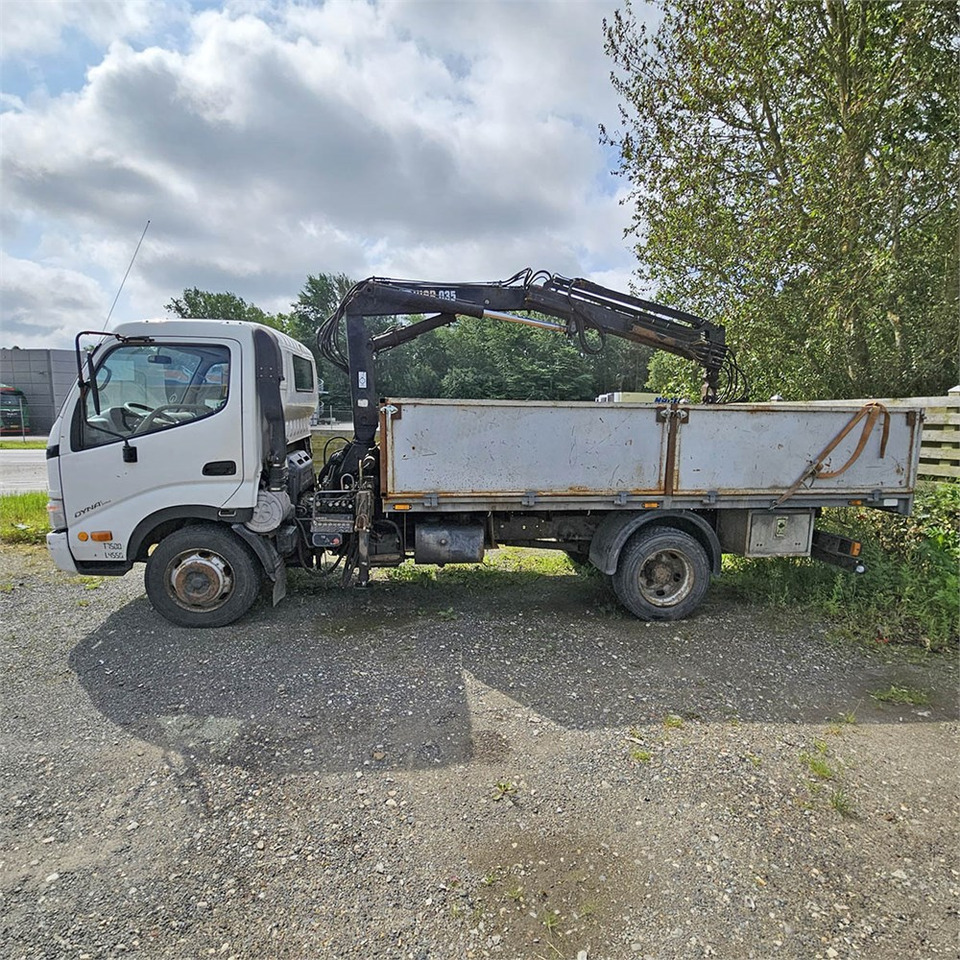 Toyota Dyna 200 - Vrachtwagen met open laadbak: afbeelding 2 Toyota Dyna 200 - Vrachtwagen met open laadbak: afbeelding 2