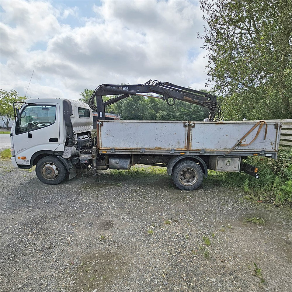 Toyota Dyna 200 - Vrachtwagen met open laadbak: afbeelding 3 Toyota Dyna 200 - Vrachtwagen met open laadbak: afbeelding 3