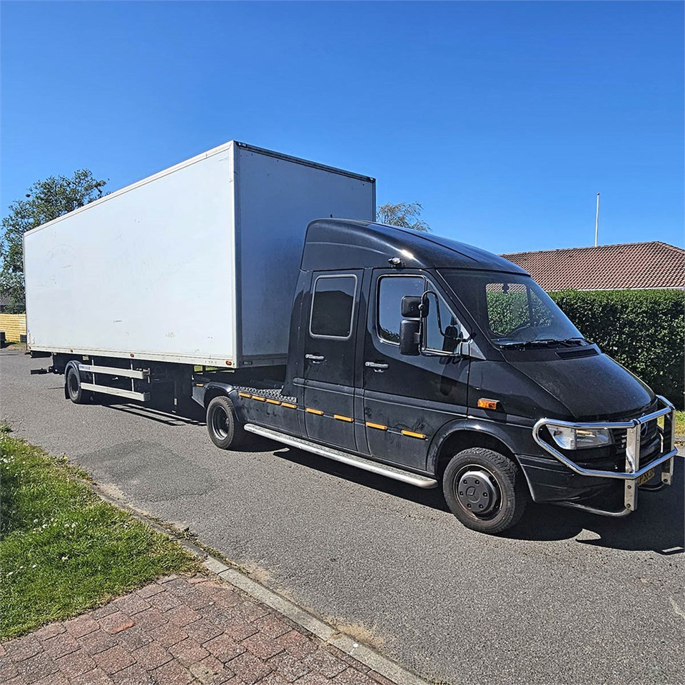Mercedes 412 D - Trekker: afbeelding 1 Mercedes 412 D - Trekker: afbeelding 1