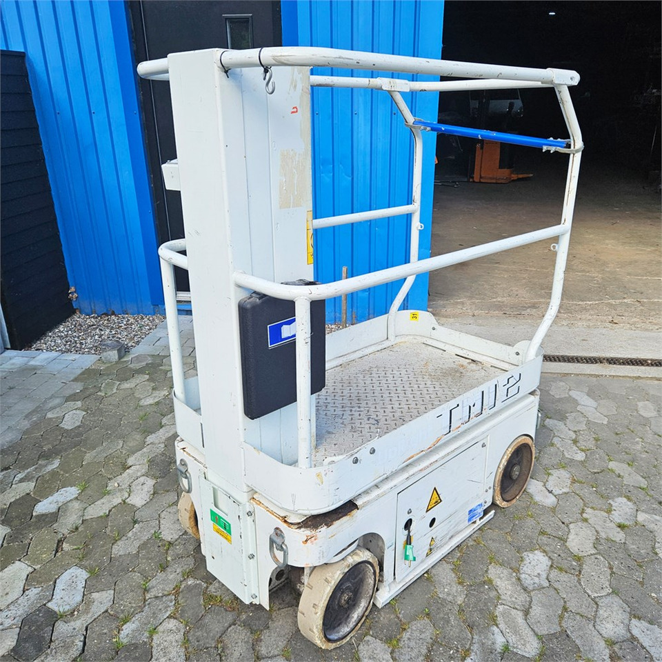 UpRight TM12 - Verticale masthoogwerker: afbeelding 2 UpRight TM12 - Verticale masthoogwerker: afbeelding 2