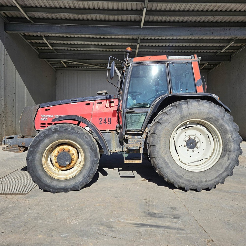Valmet Valtra 8450 - Tractor: afbeelding 2 Valmet Valtra 8450 - Tractor: afbeelding 2