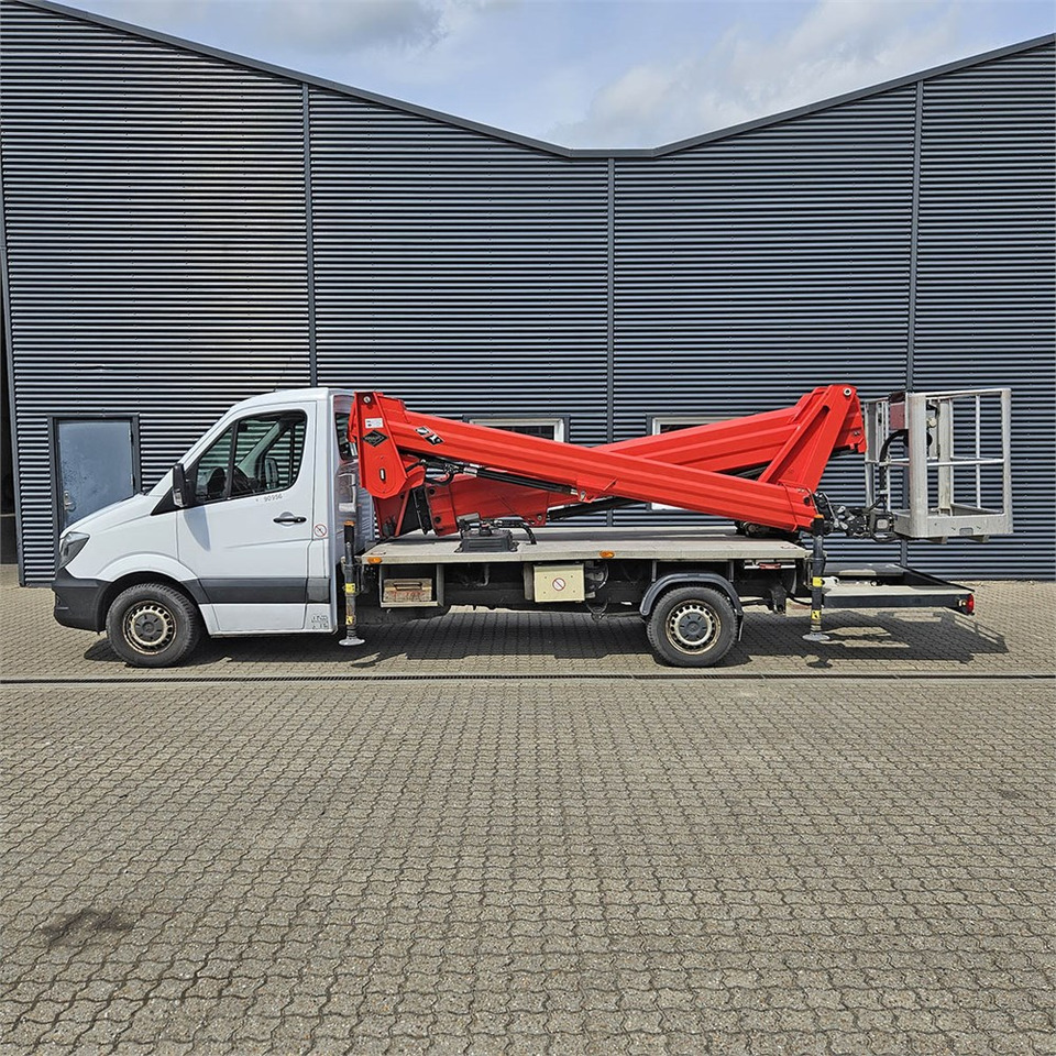 Versalift VTX-240 - Vrachtwagen hoogwerker: afbeelding 3 Versalift VTX-240 - Vrachtwagen hoogwerker: afbeelding 3