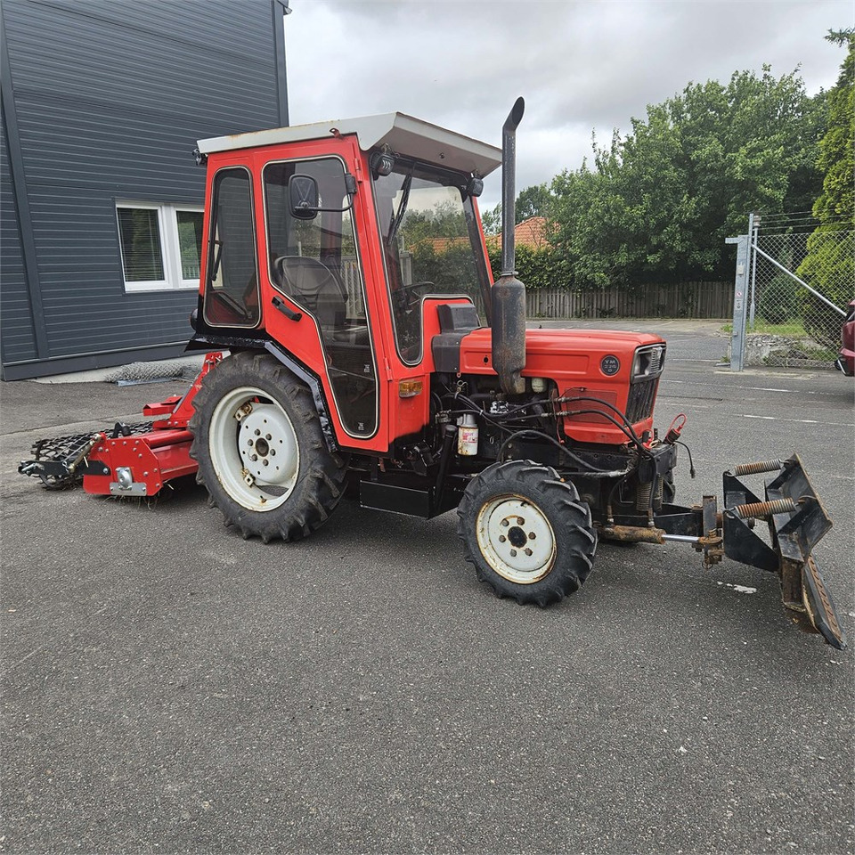 Yanmar 226 D - Gemeentelijke tractor: afbeelding 1 Yanmar 226 D - Gemeentelijke tractor: afbeelding 1