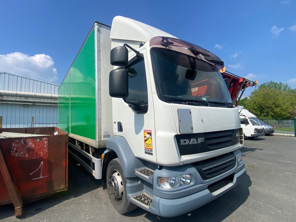 DAF LF 55.220 - Bakwagen: afbeelding 2 DAF LF 55.220 - Bakwagen: afbeelding 2
