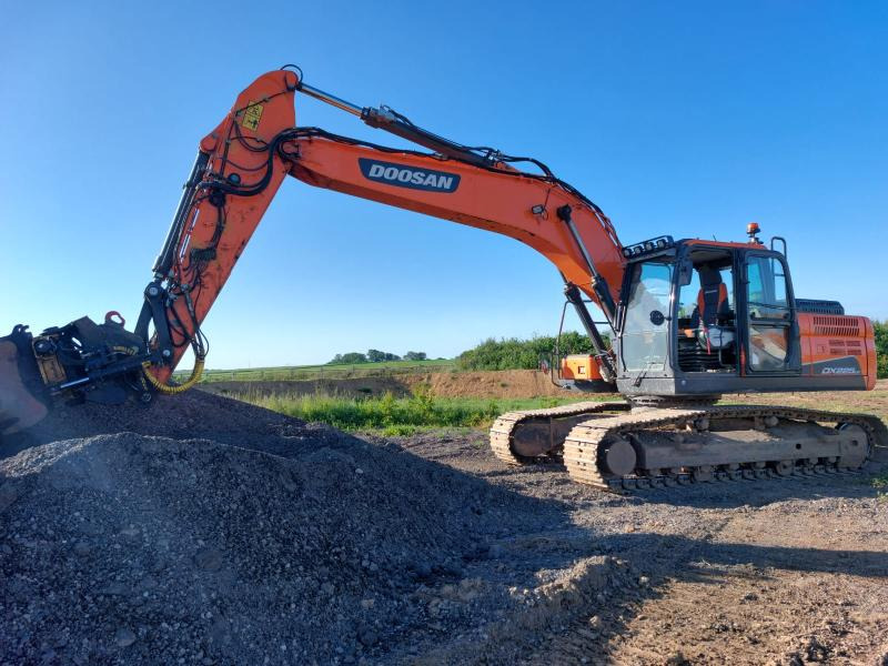 Doosan DX 225LC-5 - Rupsgraafmachine: afbeelding 1 Doosan DX 225LC-5 - Rupsgraafmachine: afbeelding 1
