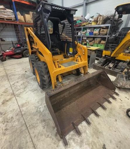 Hyundai HSL 610 - Schranklader: afbeelding 1 Hyundai HSL 610 - Schranklader: afbeelding 1