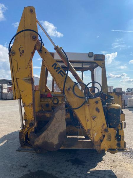 Massey Ferguson MF 500BII - Graaflaadmachine: afbeelding 5 Massey Ferguson MF 500BII - Graaflaadmachine: afbeelding 5