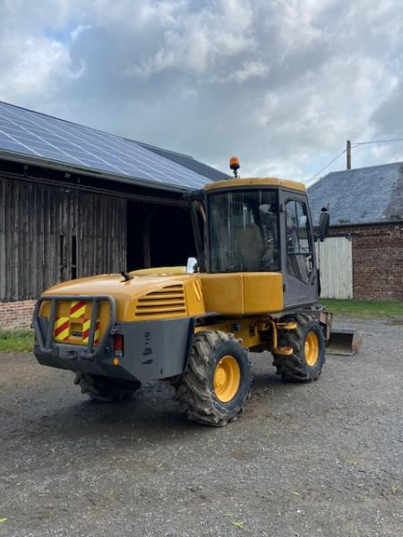 Mecalac 12 MXT - Mobiele graafmachine: afbeelding 3 Mecalac 12 MXT - Mobiele graafmachine: afbeelding 3