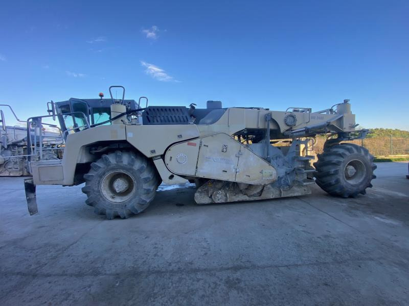WIRTGEN WR 2400 - Bodemstabliseerder: afbeelding 1 WIRTGEN WR 2400 - Bodemstabliseerder: afbeelding 1
