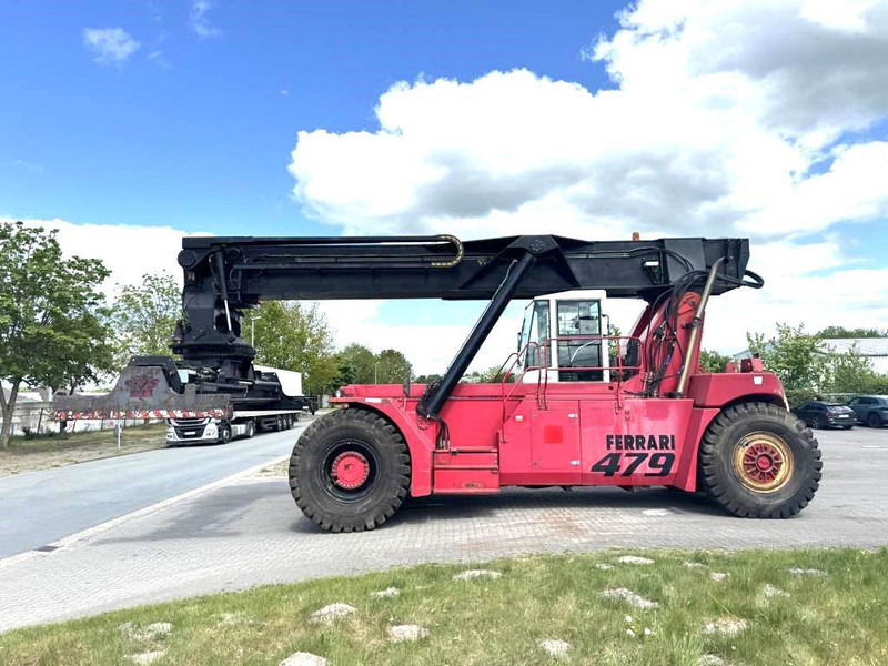 CVS Ferrari F479.5 - Reach stacker: afbeelding 1 CVS Ferrari F479.5 - Reach stacker: afbeelding 1