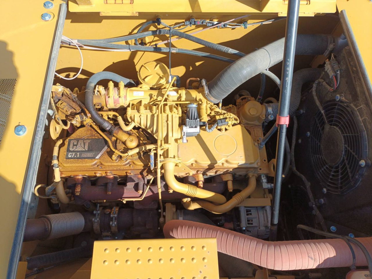 CAT 323 - Rupsgraafmachine: afbeelding 5 CAT 323 - Rupsgraafmachine: afbeelding 5