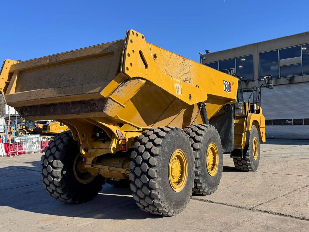CAT 730-04 - Kiepwagen met knikbesturing: afbeelding 3 CAT 730-04 - Kiepwagen met knikbesturing: afbeelding 3