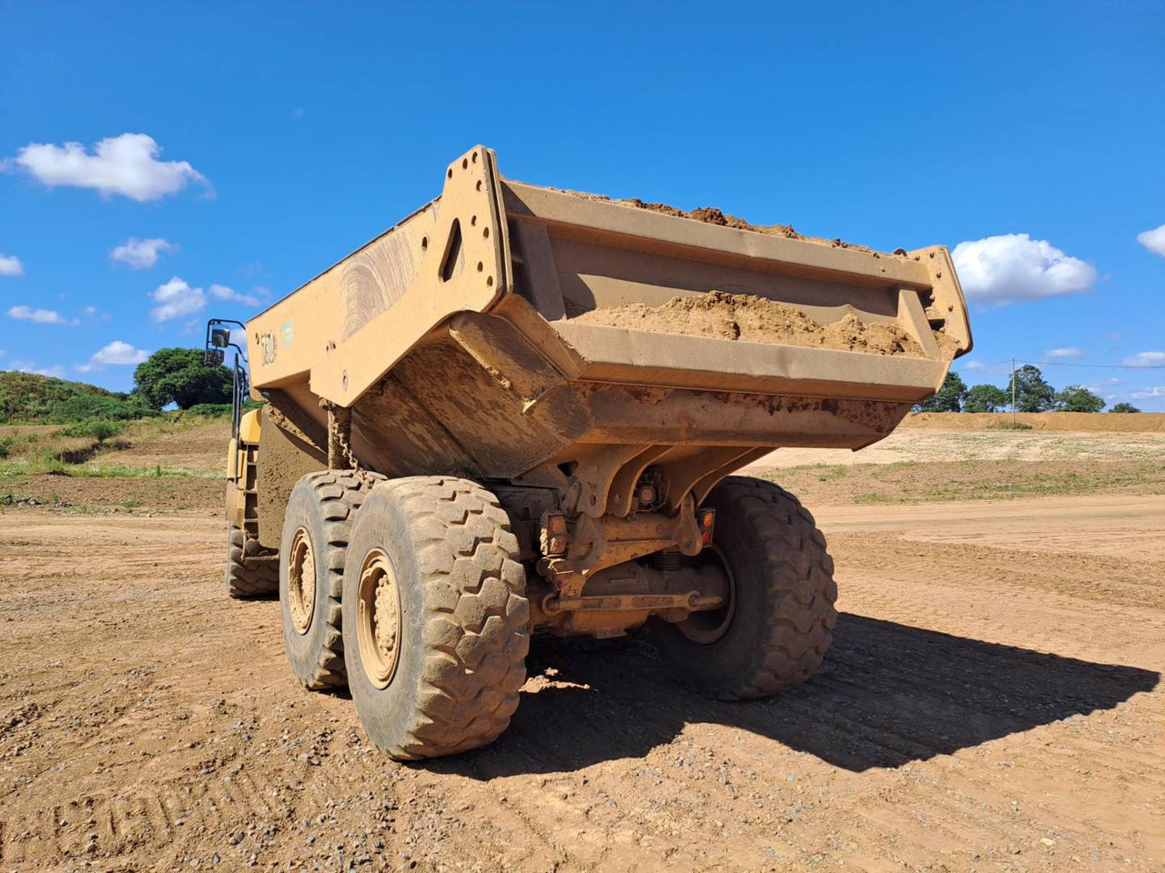 CAT 730 - Kiepwagen met knikbesturing: afbeelding 4 CAT 730 - Kiepwagen met knikbesturing: afbeelding 4