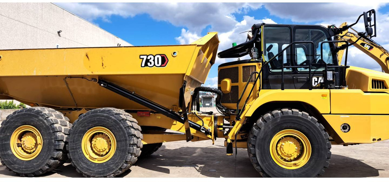 CAT 730 - Kiepwagen met knikbesturing: afbeelding 1 CAT 730 - Kiepwagen met knikbesturing: afbeelding 1