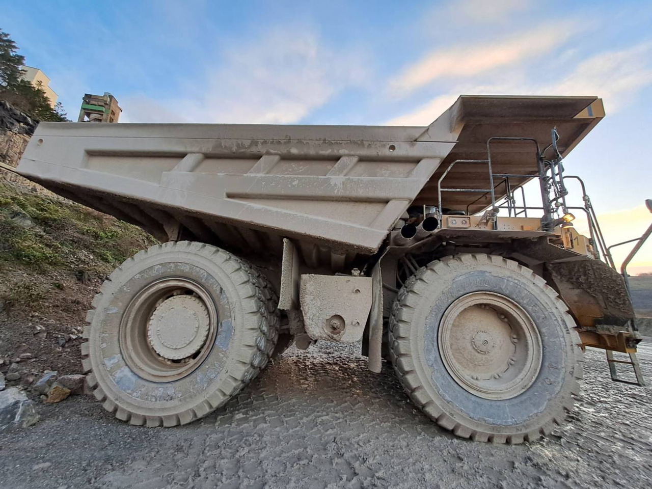 CAT 777G - Zelfrijdende kiepwagen: afbeelding 4 CAT 777G - Zelfrijdende kiepwagen: afbeelding 4