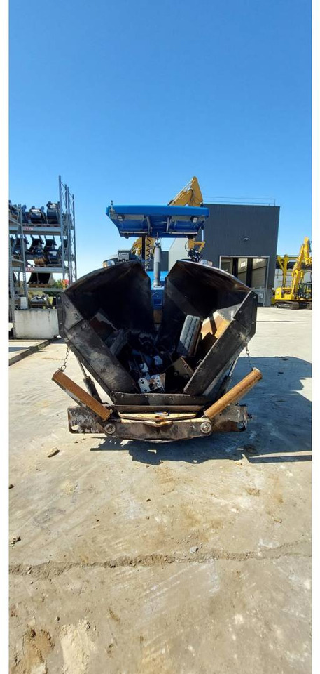 CAT AP355F - Asfaltafwerkmachine: afbeelding 4 CAT AP355F - Asfaltafwerkmachine: afbeelding 4