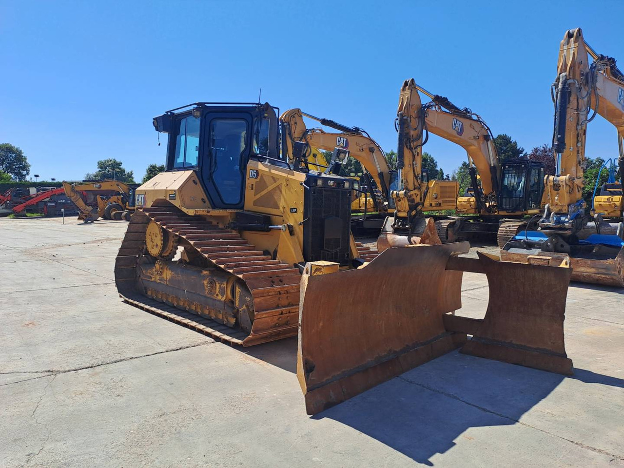 CAT D5 - Bulldozer: afbeelding 2 CAT D5 - Bulldozer: afbeelding 2