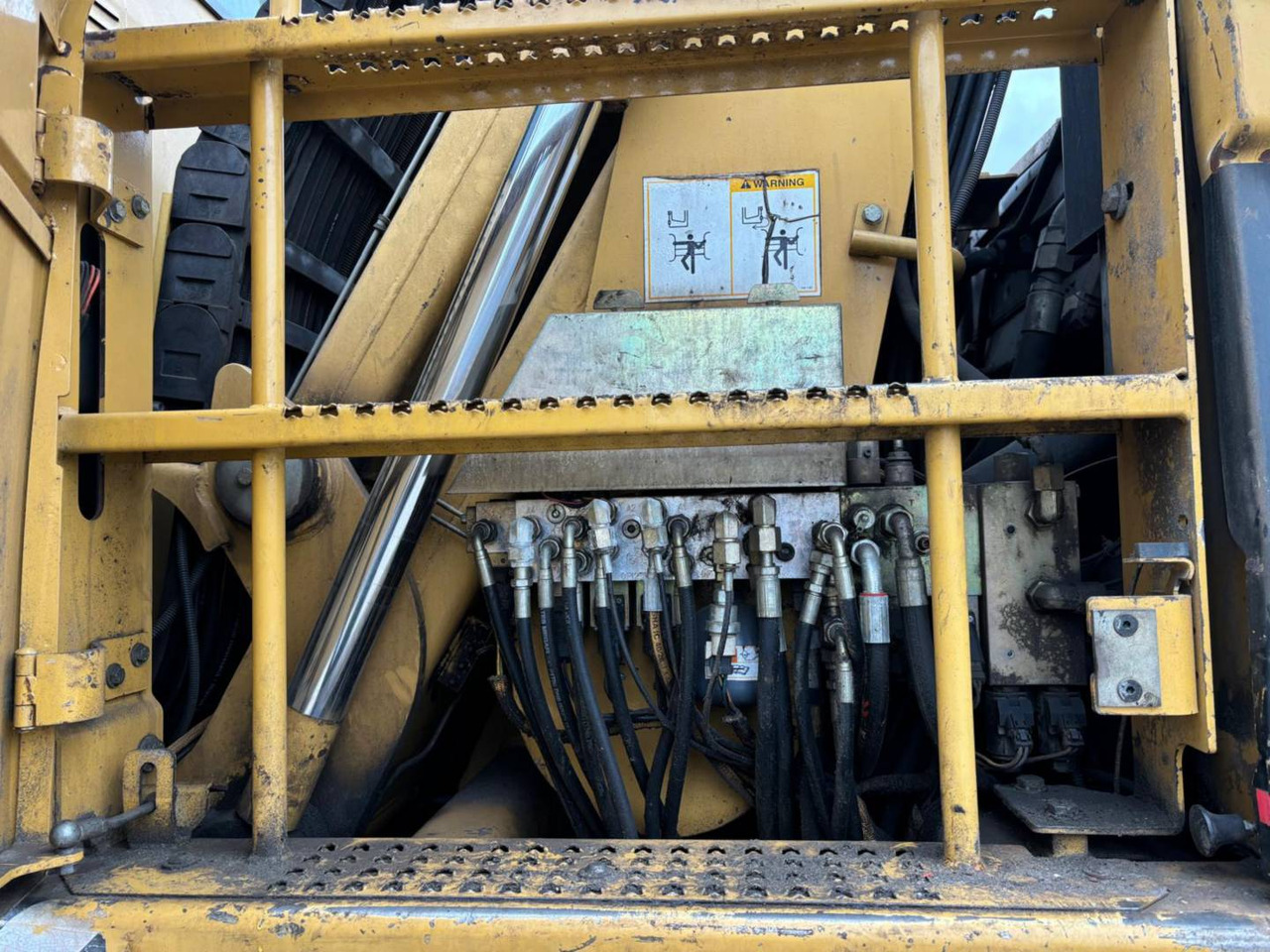 Mobiele graafmachine CAT M318C: afbeelding 12