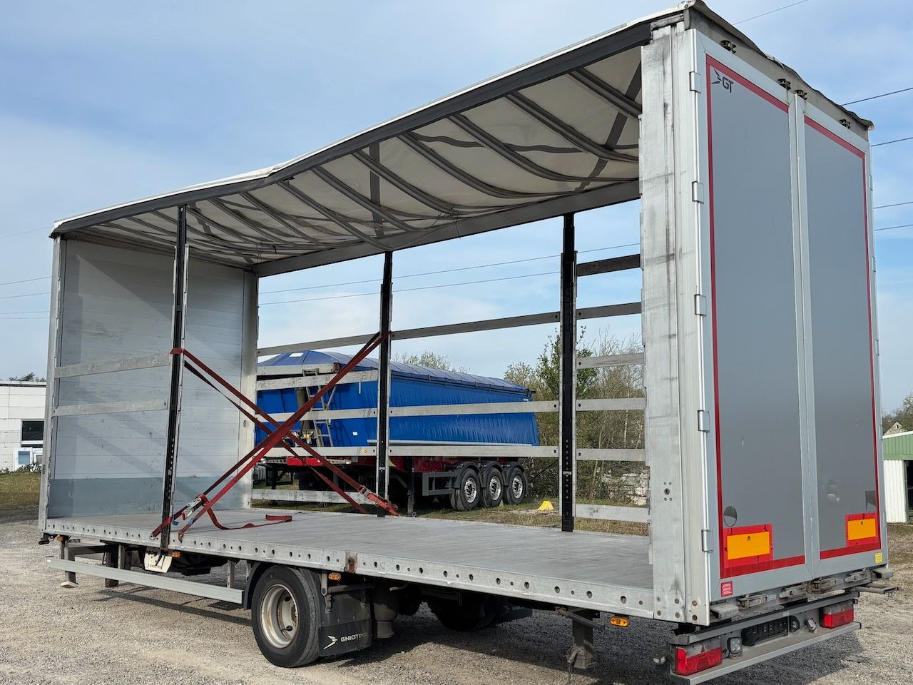 Gniotpol 1achs Jumbo/Pritschenanhänger - Aanhangwagen met huif: afbeelding 4 Gniotpol 1achs Jumbo/Pritschenanhänger - Aanhangwagen met huif: afbeelding 4