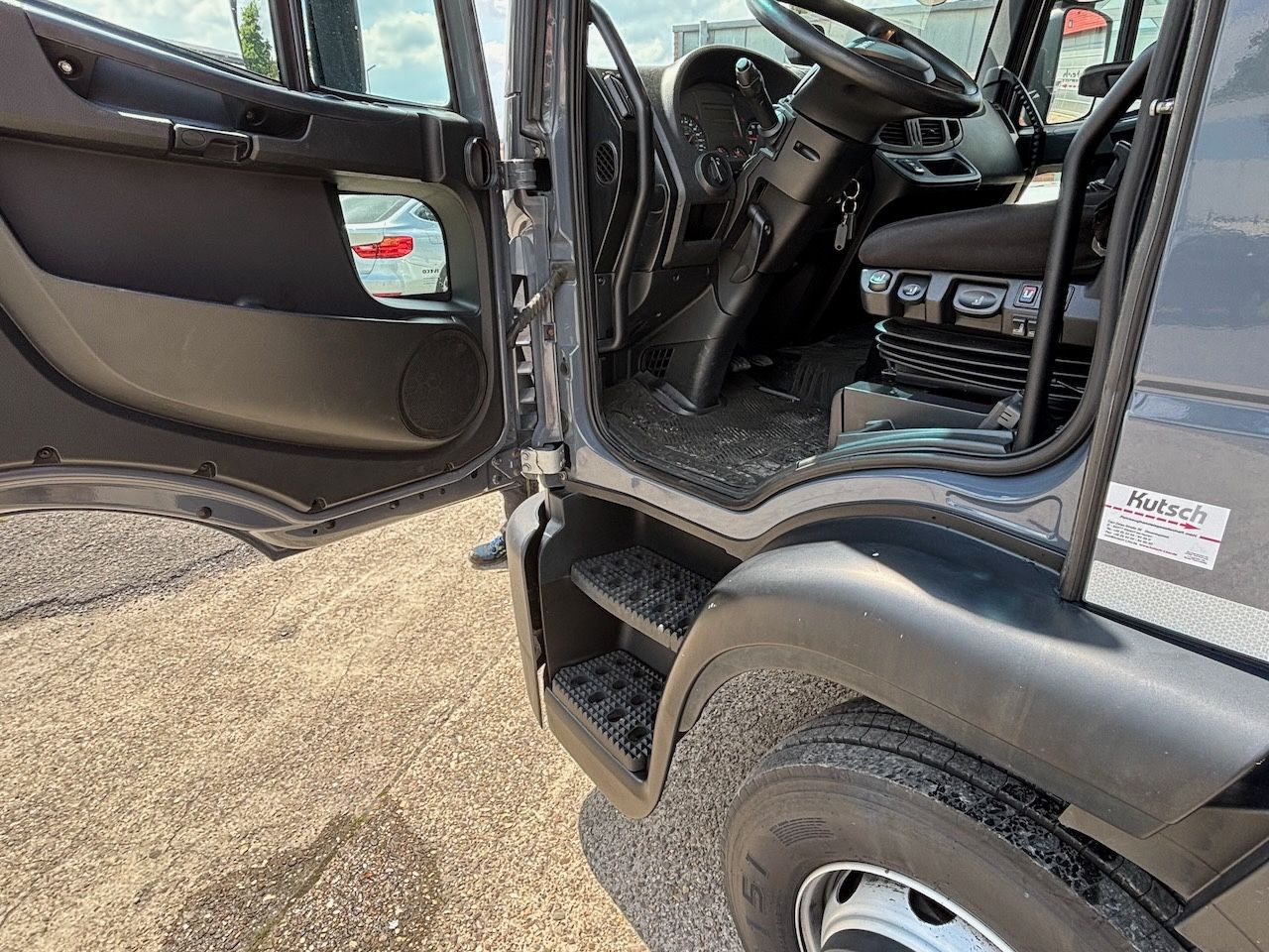 Iveco ML140E25 offene Pritsche, AHK - Vrachtwagen met open laadbak: afbeelding 3 Iveco ML140E25 offene Pritsche, AHK - Vrachtwagen met open laadbak: afbeelding 3
