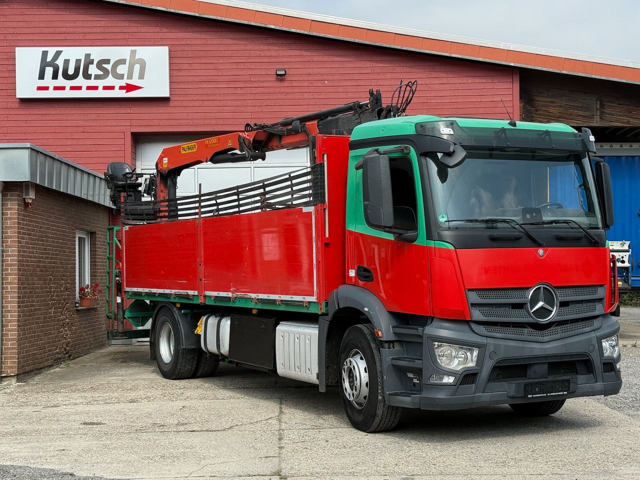 Mercedes-Benz MB 1832L + Palfinger PK 12001L Heckkran - Kraanwagen: afbeelding 1 Mercedes-Benz MB 1832L + Palfinger PK 12001L Heckkran - Kraanwagen: afbeelding 1