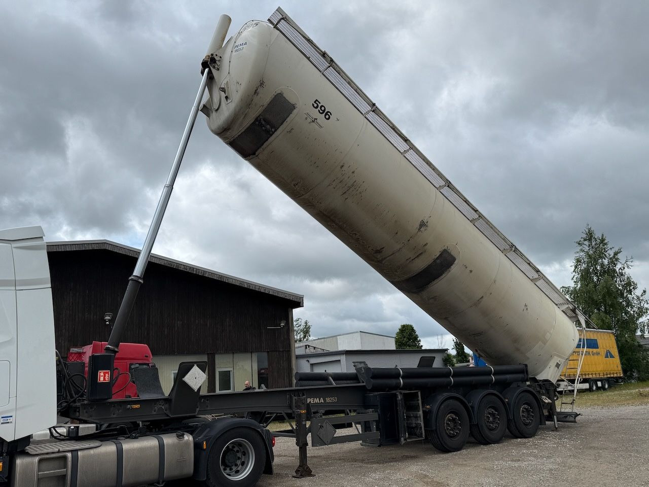 Spitzer SK 2760 CAL Kippsilo - Bulkoplegger: afbeelding 1 Spitzer SK 2760 CAL Kippsilo - Bulkoplegger: afbeelding 1
