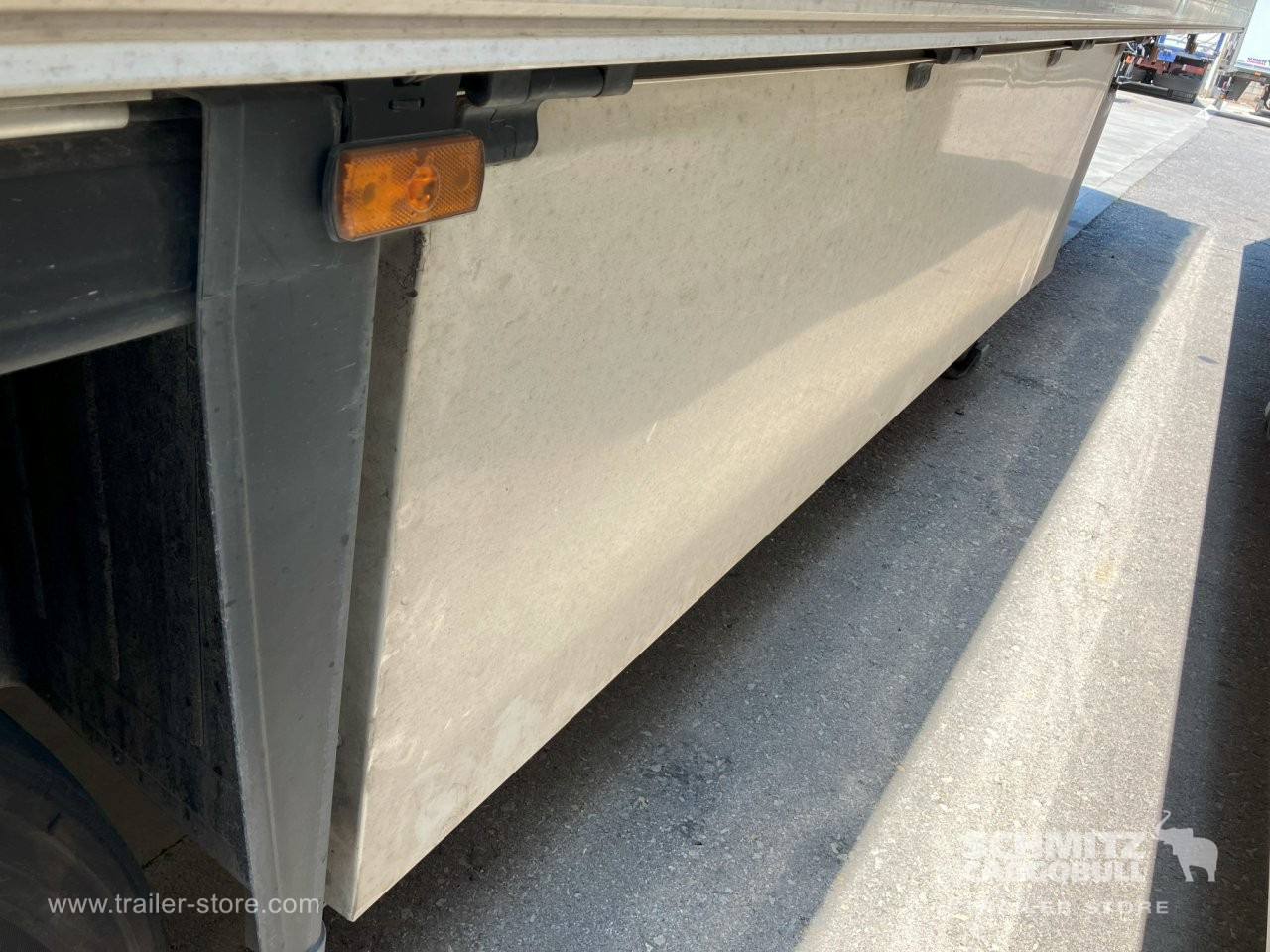 SCHMITZ Semiremolque Frigo Standard Double deck - Isotherm oplegger: afbeelding 2 SCHMITZ Semiremolque Frigo Standard Double deck - Isotherm oplegger: afbeelding 2