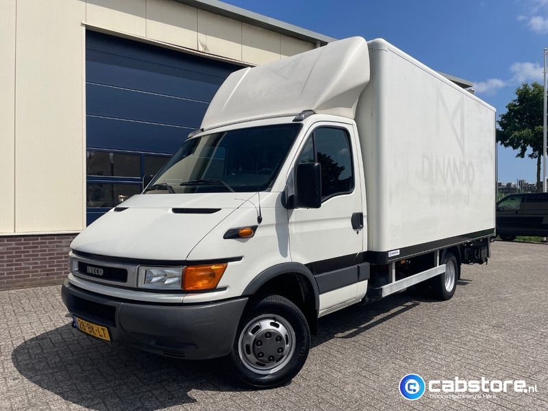 Iveco 40C 40C12 EURO 3 Iveco Daily 40C12 4x2 Bakwagen Euro 3 - Bouwjaar 2003 - APK tot 10-05-2026 -Handgeschakelde versnellingsbak - Bestelwagen gesloten laadbak: afbeelding 2 Iveco 40C 40C12 EURO 3 Iveco Daily 40C12 4x2 Bakwagen Euro 3 - Bouwjaar 2003 - APK tot 10-05-2026 -Handgeschakelde versnellingsbak - Bestelwagen gesloten laadbak: afbeelding 2