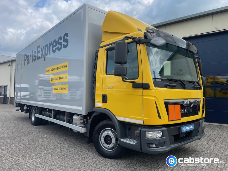 MAN TGL 12.180 4x2 Euro 6 Bakwagen MAN TGL 12.180 Bakwagen Euro 6 - Bouwjaar 2016 - Km 394.831 - Laadklep - Good condition - Bakwagen: afbeelding 2 MAN TGL 12.180 4x2 Euro 6 Bakwagen MAN TGL 12.180 Bakwagen Euro 6 - Bouwjaar 2016 - Km 394.831 - Laadklep - Good condition - Bakwagen: afbeelding 2