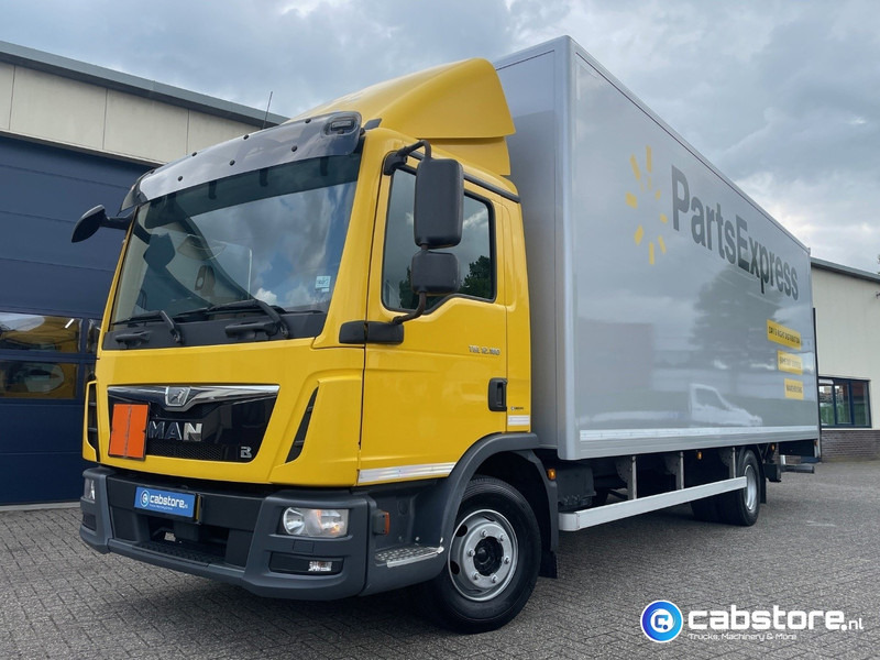 MAN TGL 12.180 4x2 Euro 6 Bakwagen MAN TGL 12.180 Bakwagen Euro 6 - Bouwjaar 2016 - Km 394.831 - Laadklep - Good condition - Bakwagen: afbeelding 1 MAN TGL 12.180 4x2 Euro 6 Bakwagen MAN TGL 12.180 Bakwagen Euro 6 - Bouwjaar 2016 - Km 394.831 - Laadklep - Good condition - Bakwagen: afbeelding 1