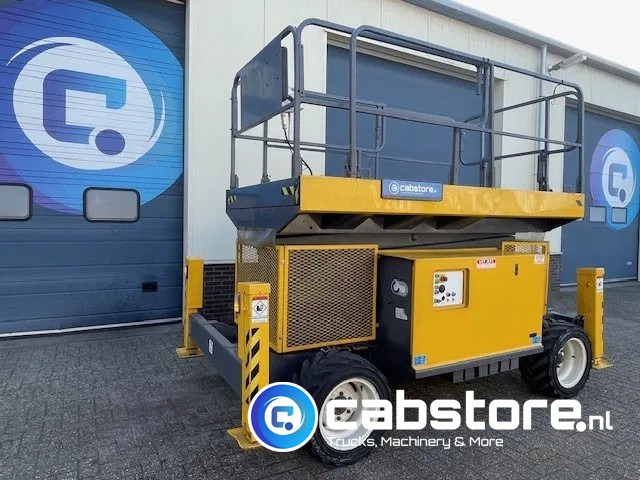 MEC 3772RT 4x4 Platform Schaarhoogwerker - Scissor platform - Arbeitsbuhne - Year 2007 - Diesel - Schaarlift: afbeelding 1 MEC 3772RT 4x4 Platform Schaarhoogwerker - Scissor platform - Arbeitsbuhne - Year 2007 - Diesel - Schaarlift: afbeelding 1